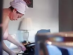 Тетка голи скриени камери